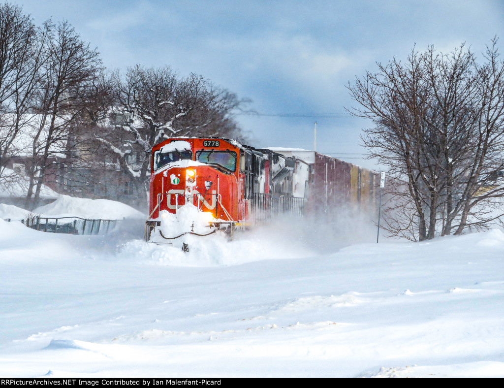 CN 5778 leads 403